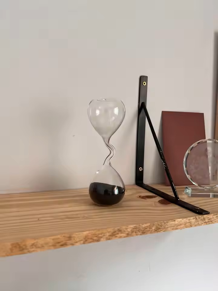 Curve Design Black Hourglass M - огляд і ціна Interior Design Years Of School