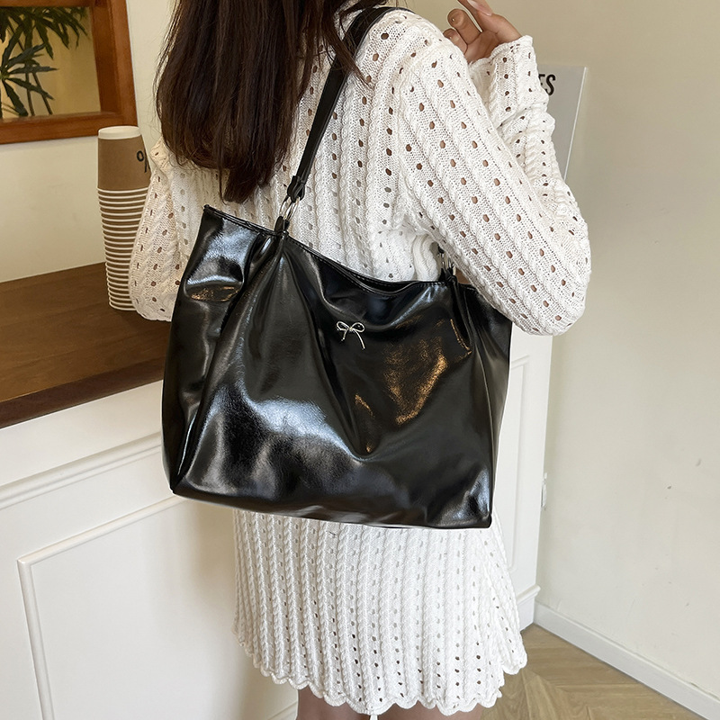 Retro Large Casual Soft Tote B - огляд і ціна Interior Design Class